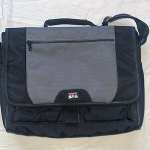 Wenger Swiss‎ gear laptop messenger bag black/gray 17X13